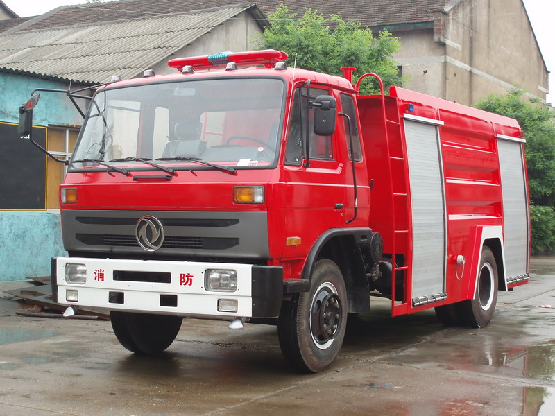 東風145水罐消防車(5-6噸)